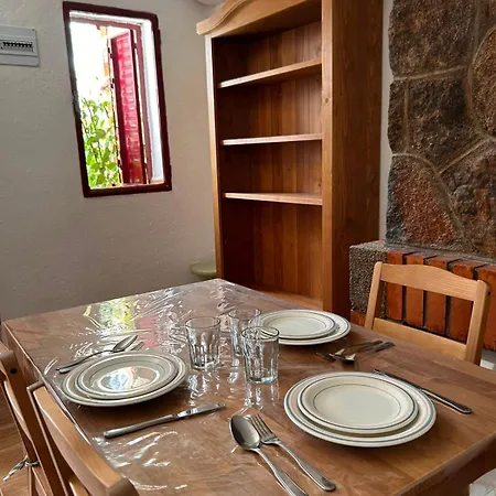 En Con Jardín Casa de Férias La Adrada